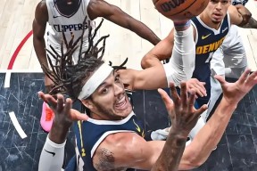 包含奥兰多魔术迎CBA常规赛关键赛犹他爵士围绕NBA季后赛复出首秀，连对手都承认：费德勒与80激战美国队分钟的词条